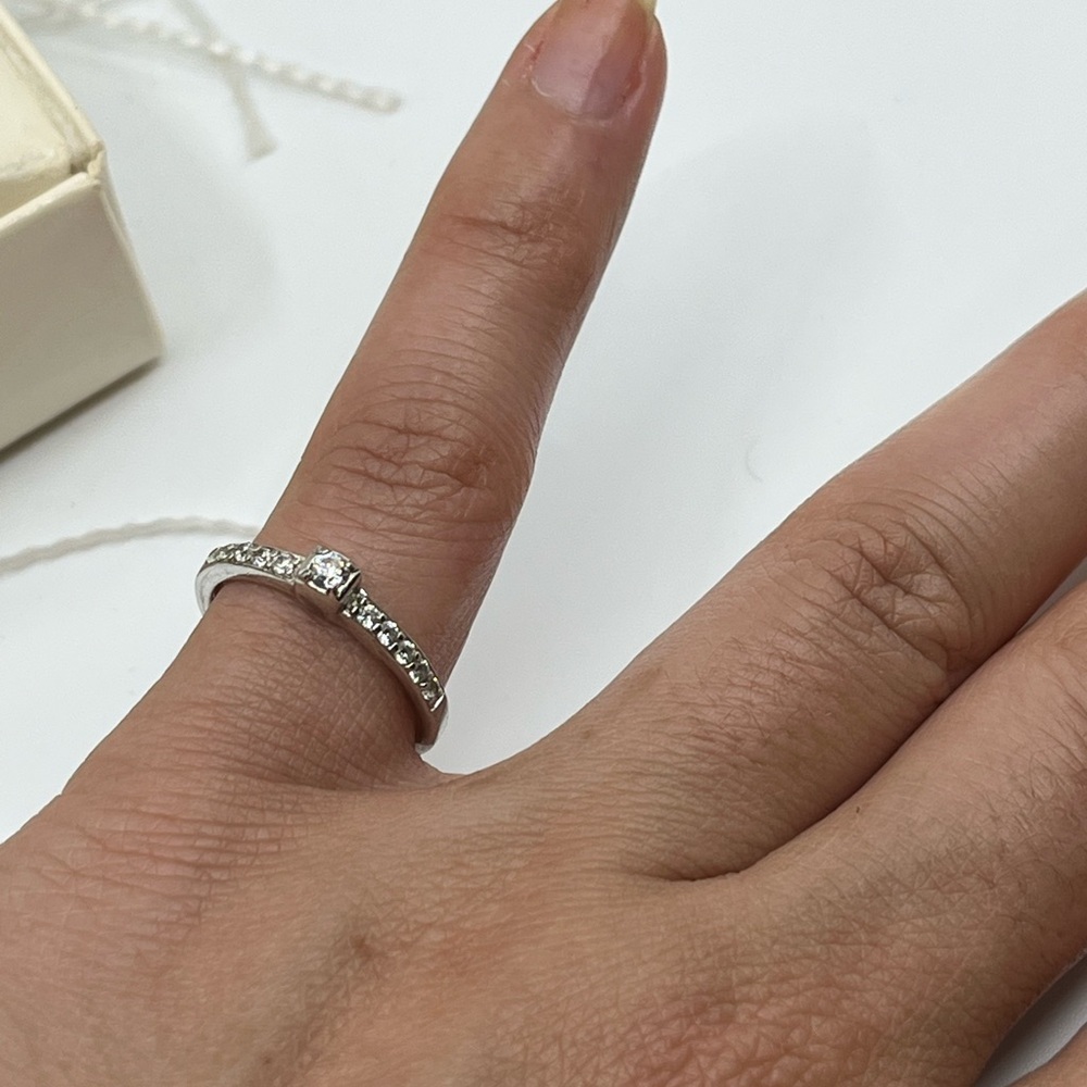 Vintage 925 FAS Sterling Silver Ring Size 7 CZ Solitaire & Channel Accents - Picture 4 of 17